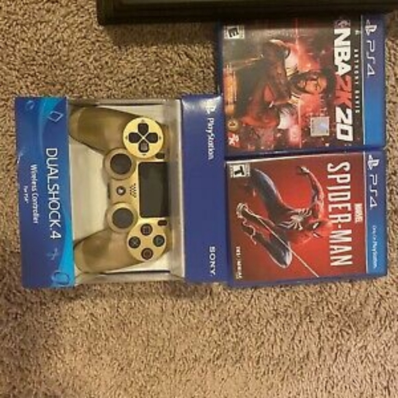 PS4 bundle 500 gb - Picture 1 of 4